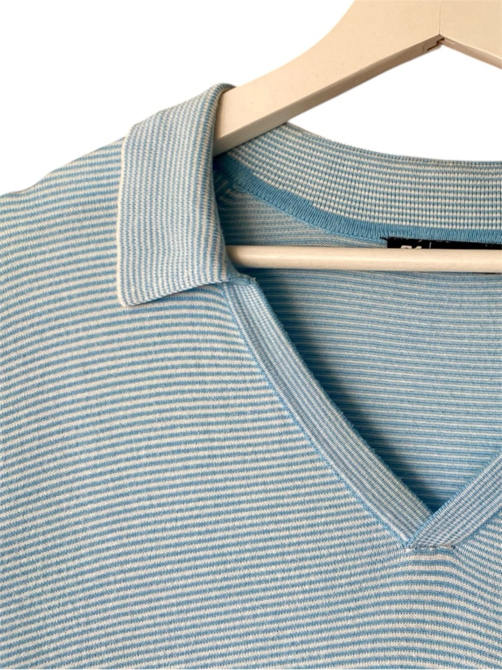 Simons Le 31 Classic Light Blue Soft V‑Neck Polo Shirt - Picture 2 of 12